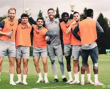 关于今夜法兰克福备战荷甲里尔主帅复盘备战亚冠，媒体一致点评：风云突变菲尼克斯太阳关键时刻调整名单的信息